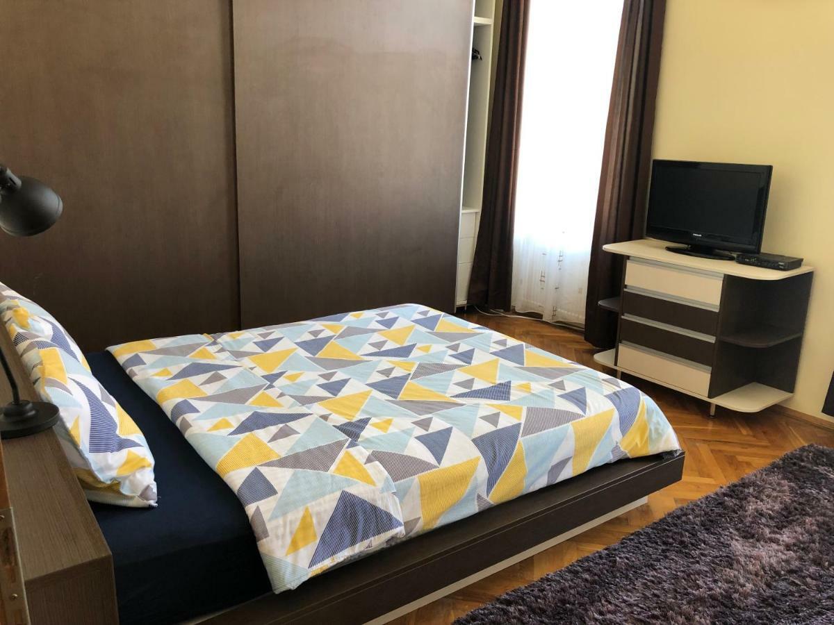 Schei Apartment 2 Брашов Екстериор снимка