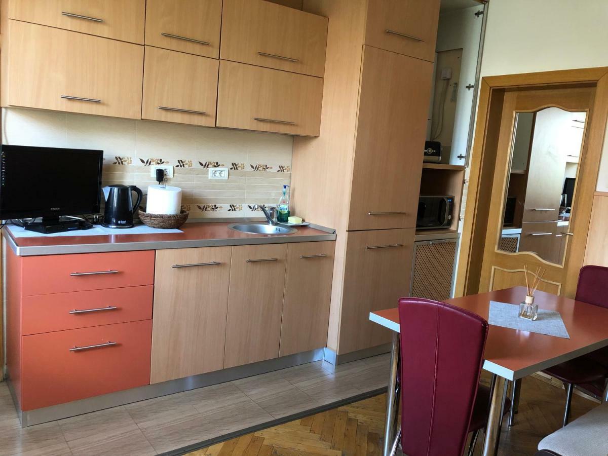 Schei Apartment 2 Брашов Екстериор снимка